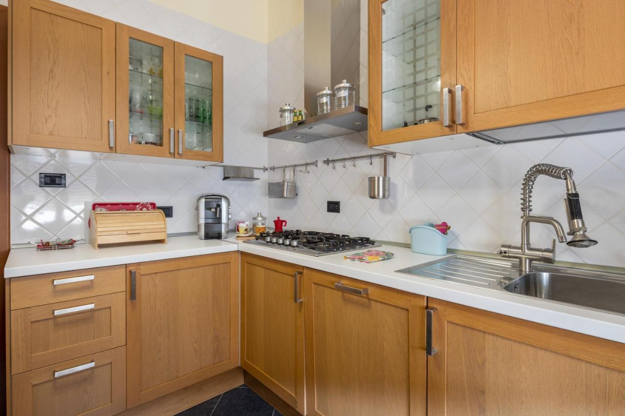 Oltretorrente Ampio Appartamento Con Balconi Parma Exterior foto